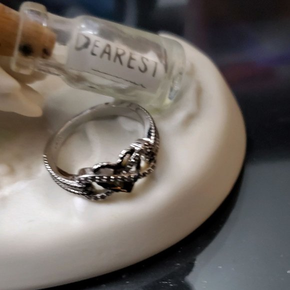 Infinity Heart Ring In Black & Silver - Picture 3 of 4